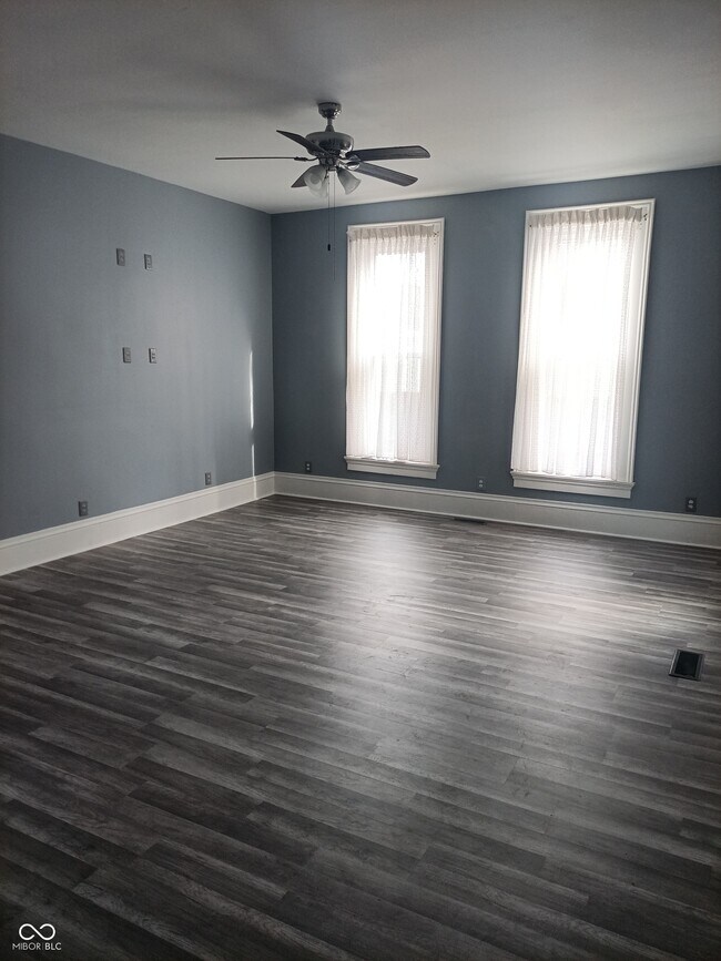 Photo - 404 W North St