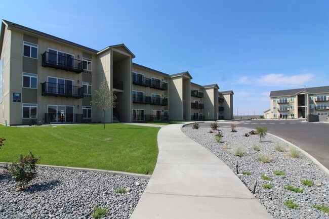 1200 N 8th Ave Unit B101