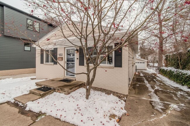 Building Photo - Beautifully Crafted 3-Bed Ranch in the Heart of Rochester