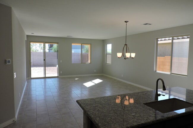Photo - Newer 4 Bed, 2 Bath in Norterra