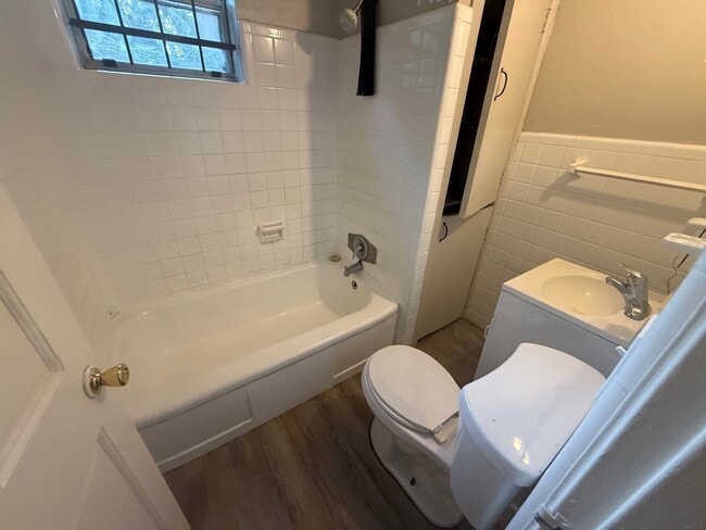 Photo - 112 W 17th St