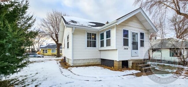 Building Photo - A "Must See" 2bd/1ba Beautiful home!