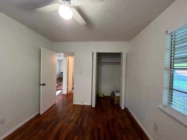 Photo - 102 E Pecan St