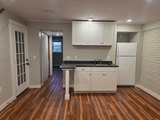 Photo - 2215 Reservoir St