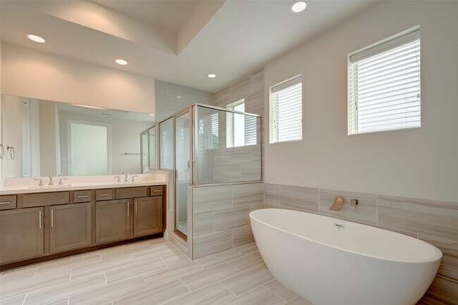 Photo - 1844 Parana Dr