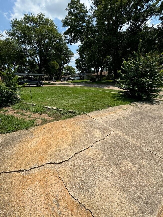 Photo - 3301 Thunderbird Ln