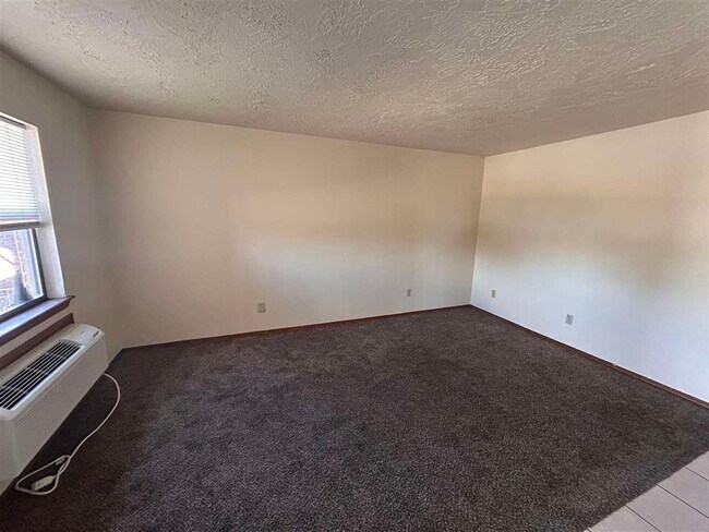 Photo - 1912 SW D Ave Unit V