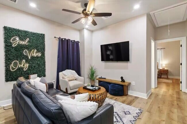 Photo - 2406 Truxillo St Unit B