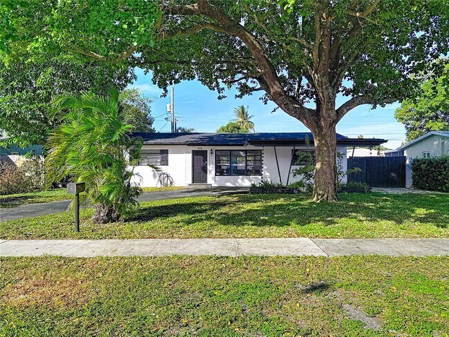 Photo - 600 N 66 Terrace