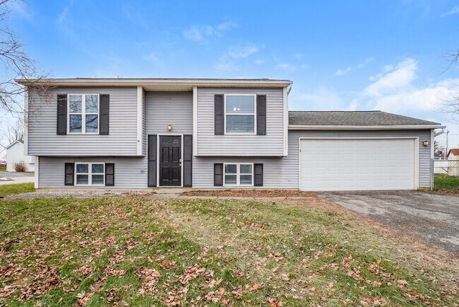 Building Photo - 4475 Charlotte Rd