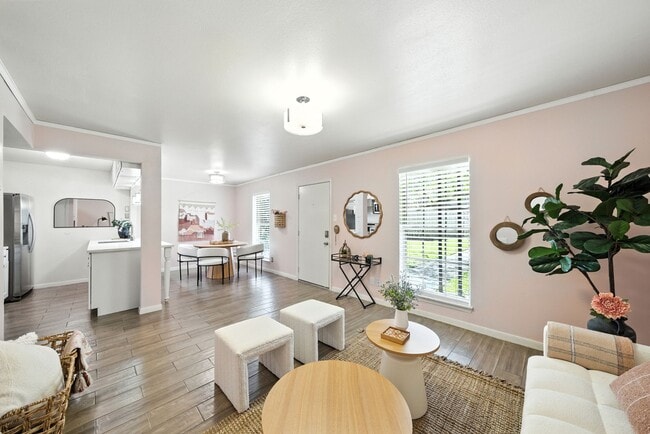 Building Photo - 8931 Gaylord Dr Unit 161 Rental