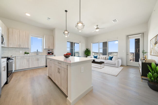 Photo - Jefferson Halstead