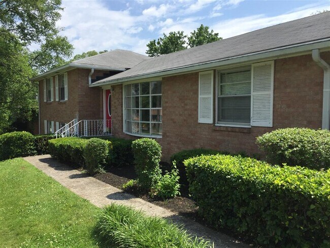 Photo - Spacious Spilt Level Home