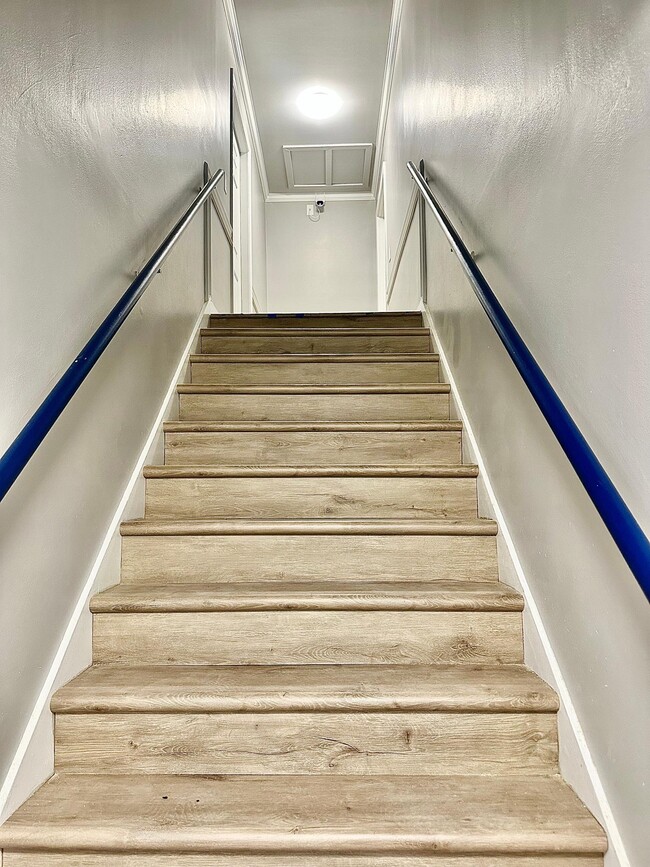 Building Photo - 120 Calvin Ct Unit B