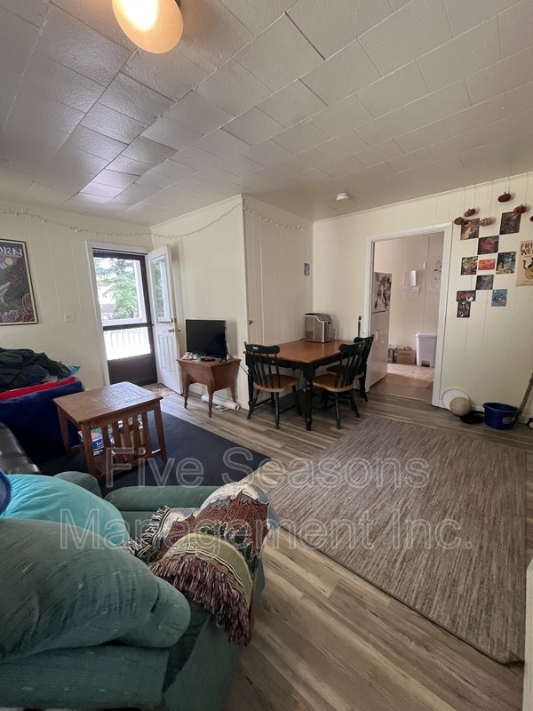 18 East Ave