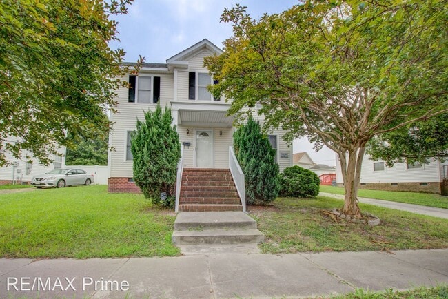 3 br, 3 bath House - 820 Maltby Crescent - 3 br, 3 bath House - 820 Maltby Crescent