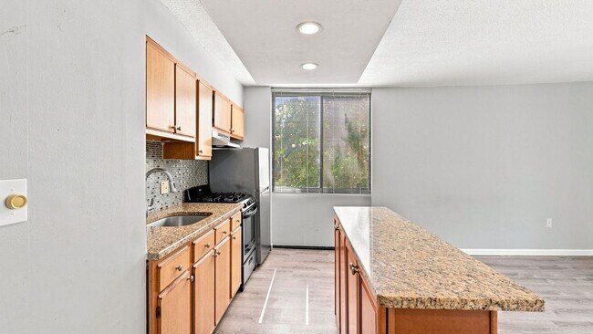 Photo - 801 Yale Ave Unit 104
