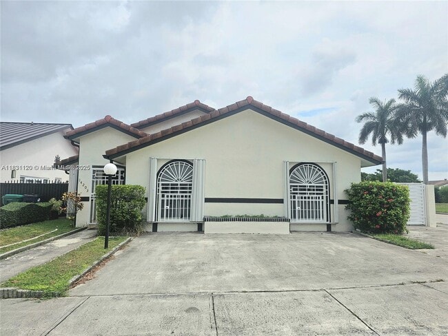 Building Photo - 14203 SW 54th St Rental