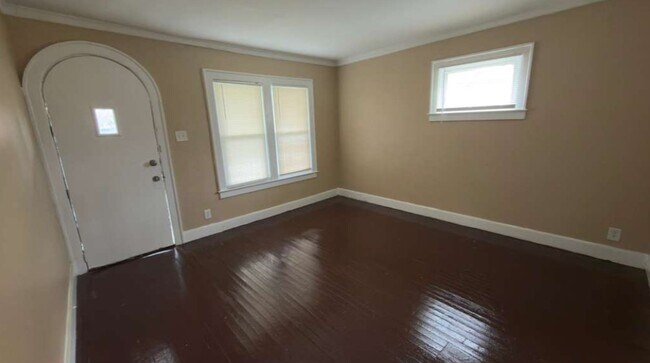 Photo - 19703 Keating St