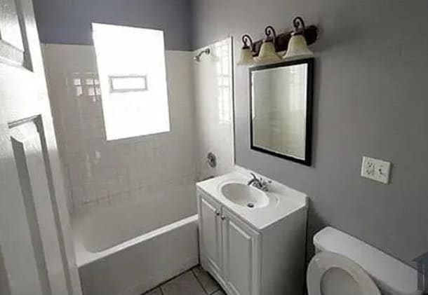 Photo - 612 E Marquette Rd