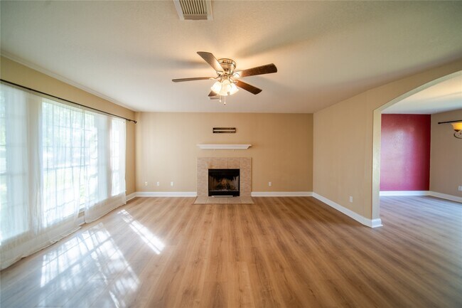 Photo - 10723 Scenic Dr