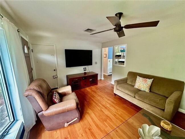 Photo - 144 S Pier Rd