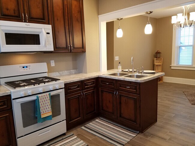 Photo - 102 1st Ave NE