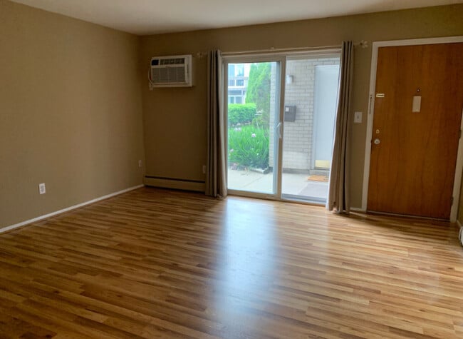 Royal Oak Town Apartments
