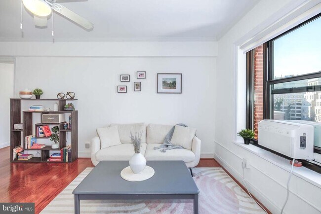 Photo - 2100 19th St NW Unit 701