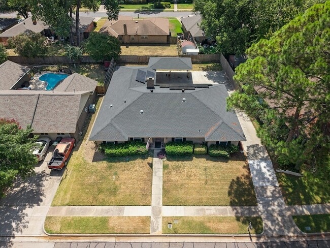 Photo - 1807 Holm Oak St