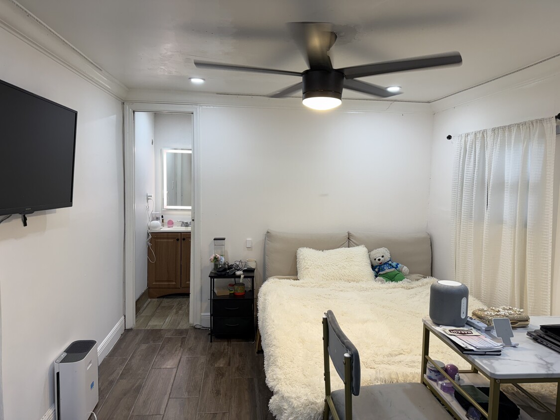 Photo - 5907 S Farragut Dr (Hollywood, FL)