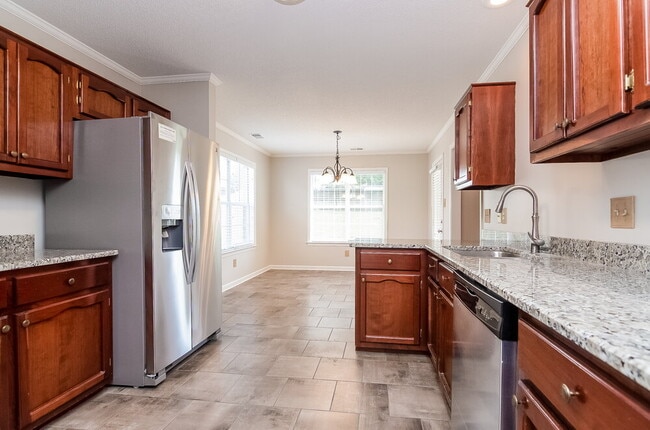 Photo - 447 Timber Way S