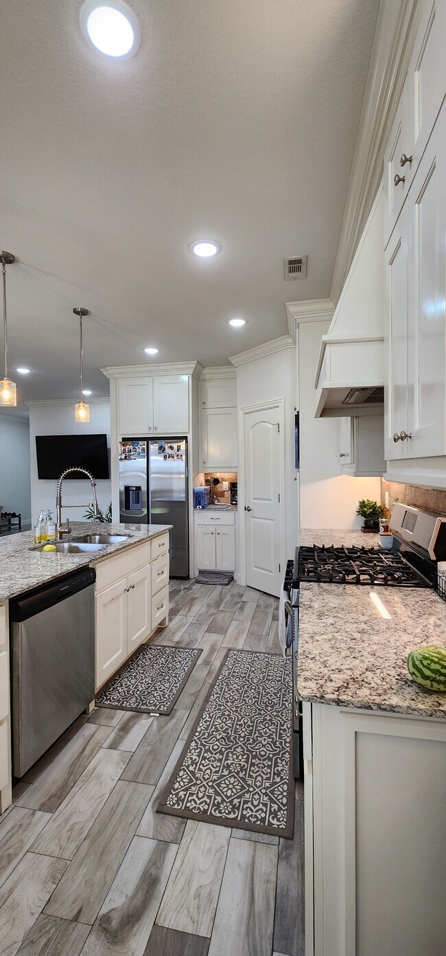 Photo - 1001 W Ashmore Landing Loop