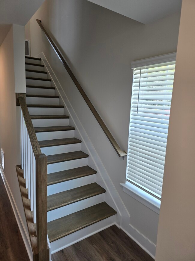 Photo - 601 W Jubal Early Dr