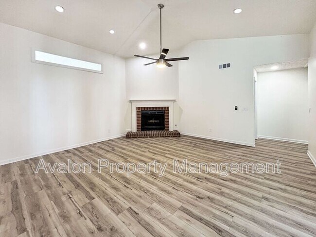 Photo - 4406 Singletree Way