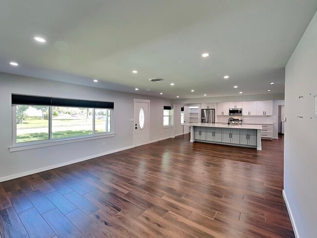 Photo - 2852 Scarlet Rd