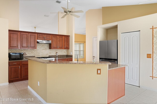 Photo - 645 Brockton Way