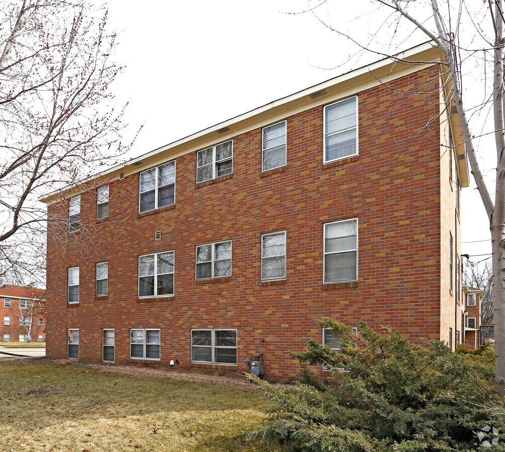 Photo - 1510 Larpenteur Ave W Apartments