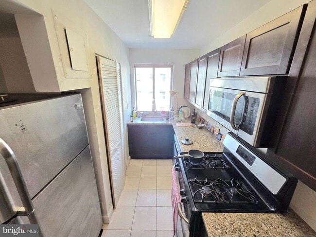 Photo - 3821 Davis Pl NW Unit 3