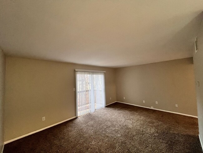 Photo - Spacious 2-Bedroom Apartment for Rent in Chesterton – Prime Location and Comfort Unit I8
