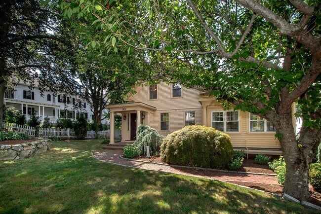 187 S Main St