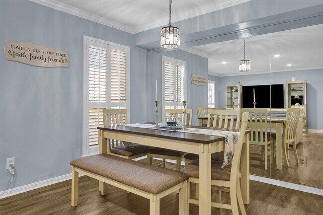 Photo - 351 N Post Oak Ln Unit True