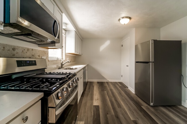 Photo - 211 Andora Dr
