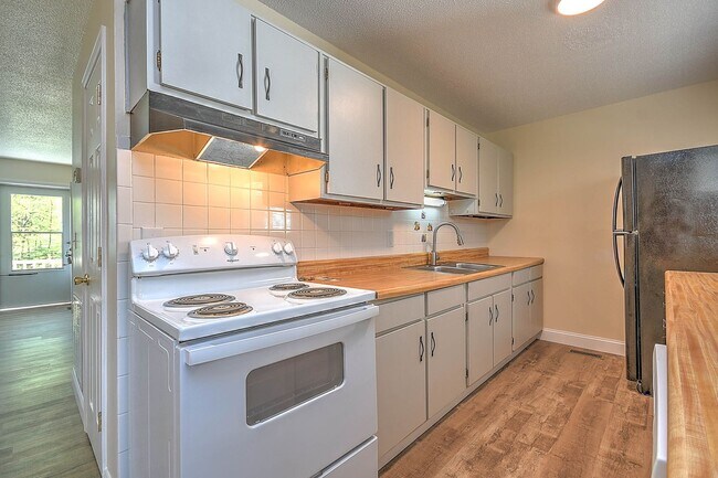 Photo - 109 Northwood Pl