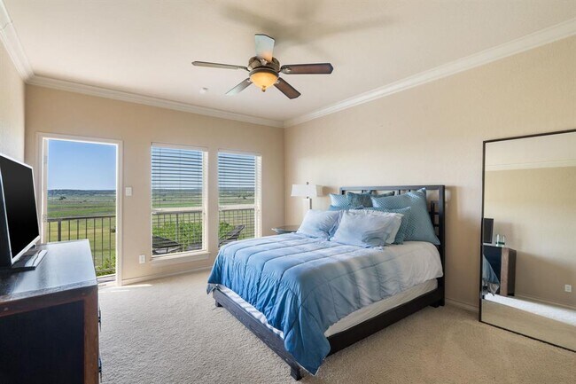 Photo - 970 Parkview Dr