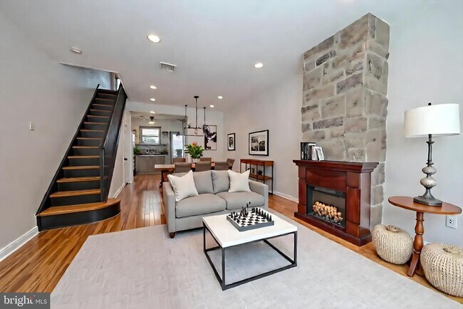 Photo - 2345 S Carlisle St