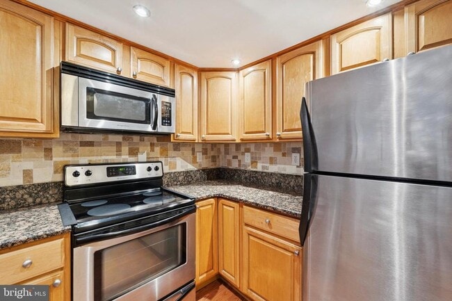 Photo - 2001 Hamilton St Unit 318