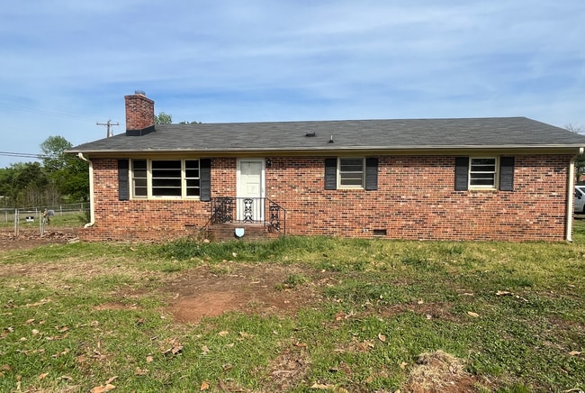 Building Photo - 113 Cavins Rd