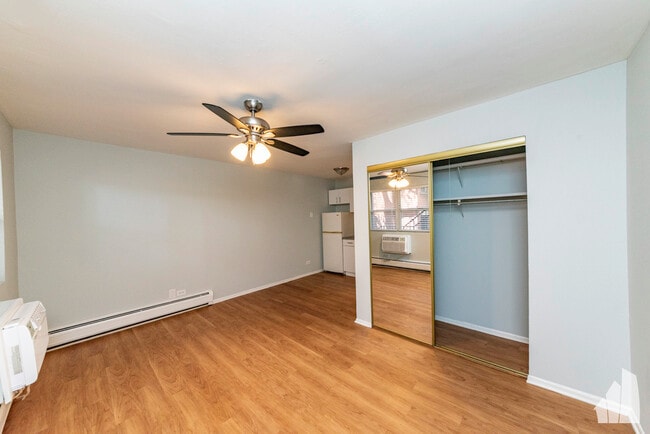 Photo - 4610 N Dover St Unit 2C