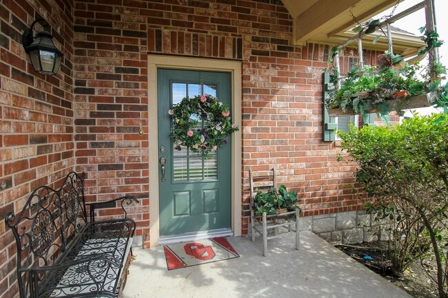 Photo - Spacious 5 Bedroom Home In Jenks West School District!